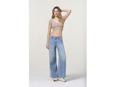 casual loose-fit denim jeans